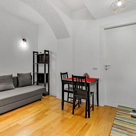 Alessia'S Flat - San Luigi Apartment Milan Bagian luar foto