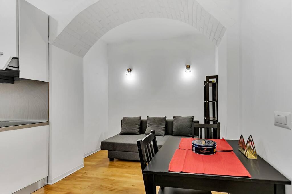 Alessia'S Flat - San Luigi Apartment Milan Bagian luar foto