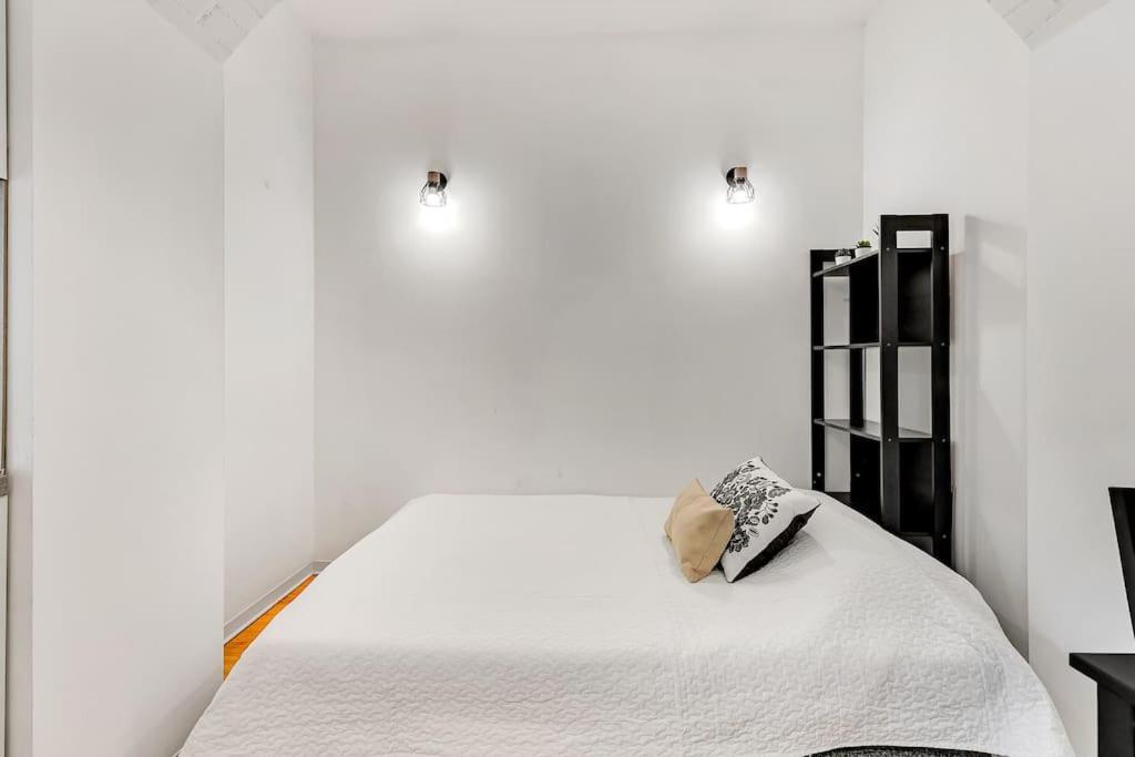 Alessia'S Flat - San Luigi Apartment Milan Bagian luar foto